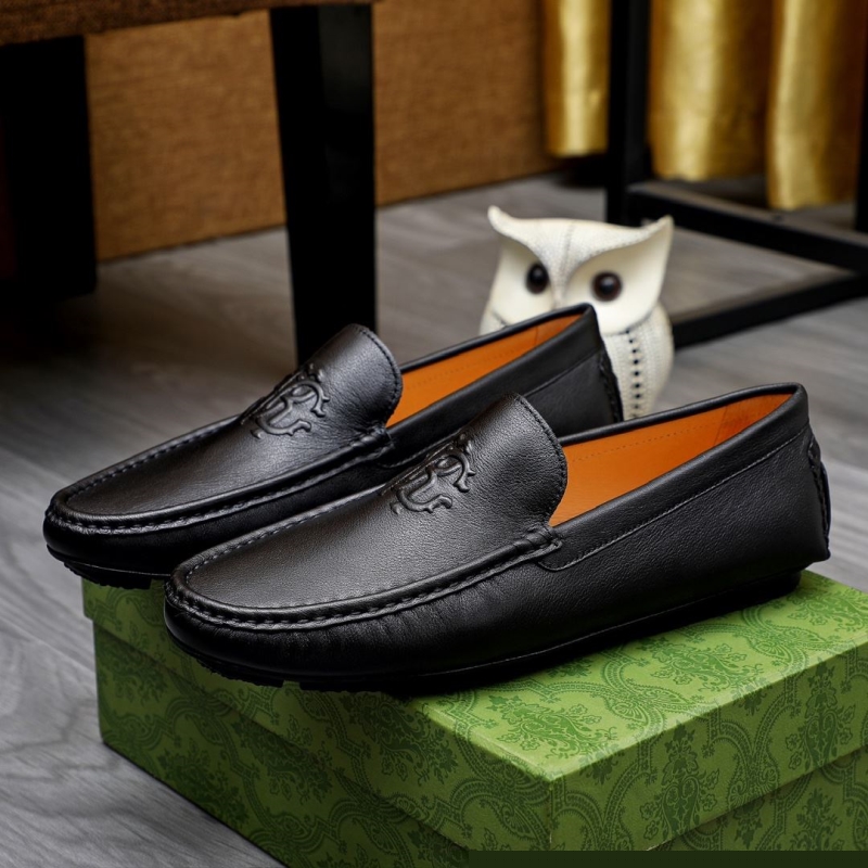 G*u*i leather shoes